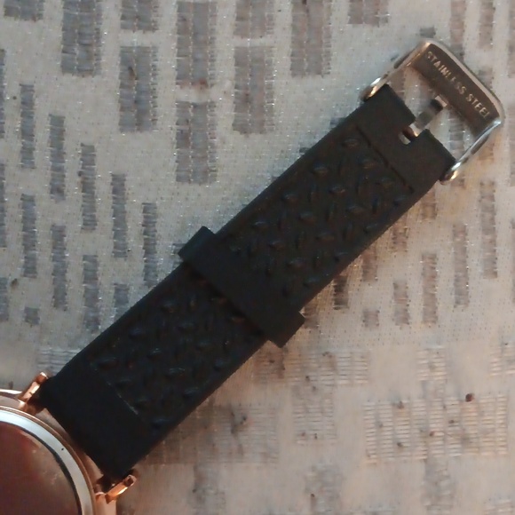 Black Quartz Watch - Picture 7 of 9